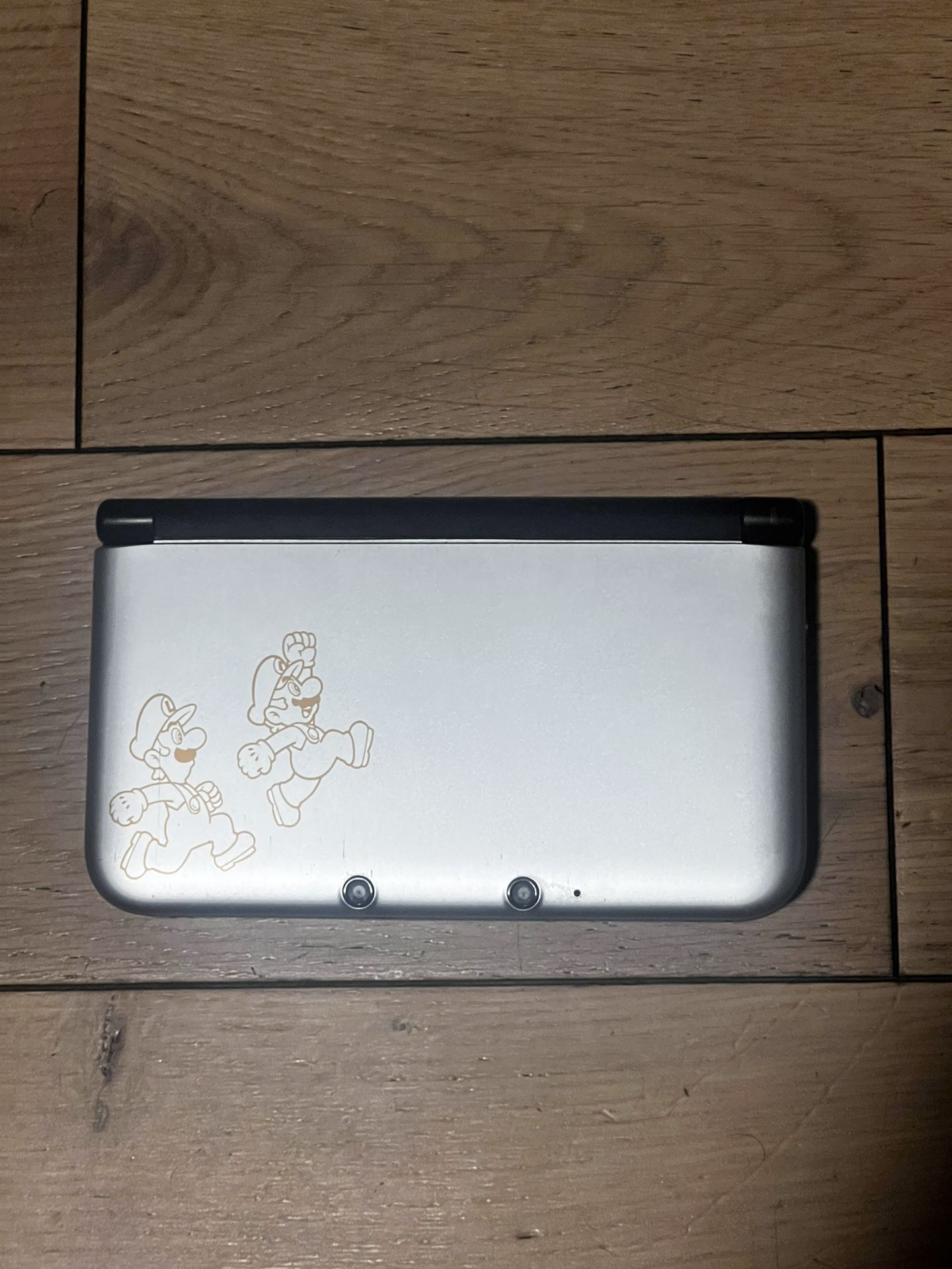 Nintendo 3DS XL Year Of Luigi