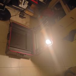 Lighted beauty travel case