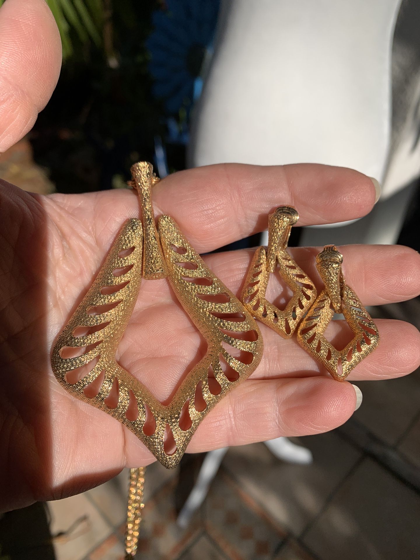 Vintage Sarah Coventry Necklace & Earrings 