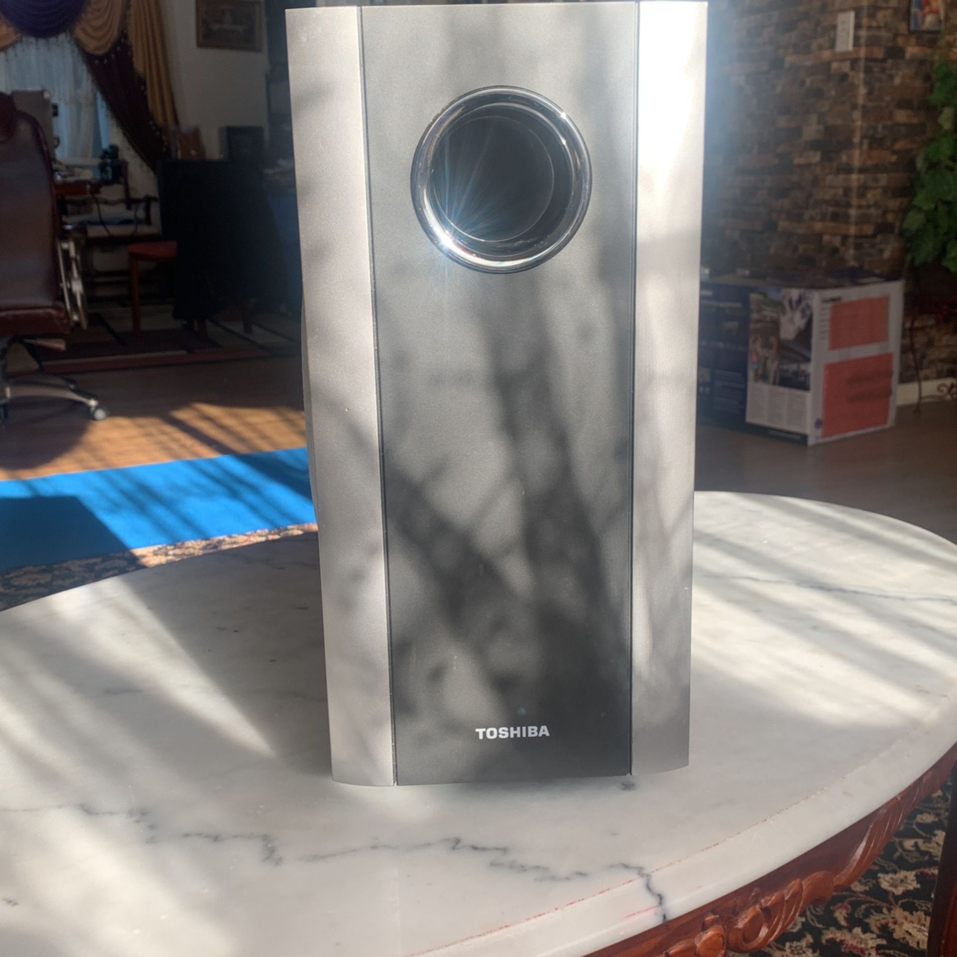 TOSHIBA