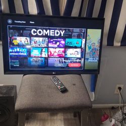 Lg 32 Inch Smart T.V With Remote 