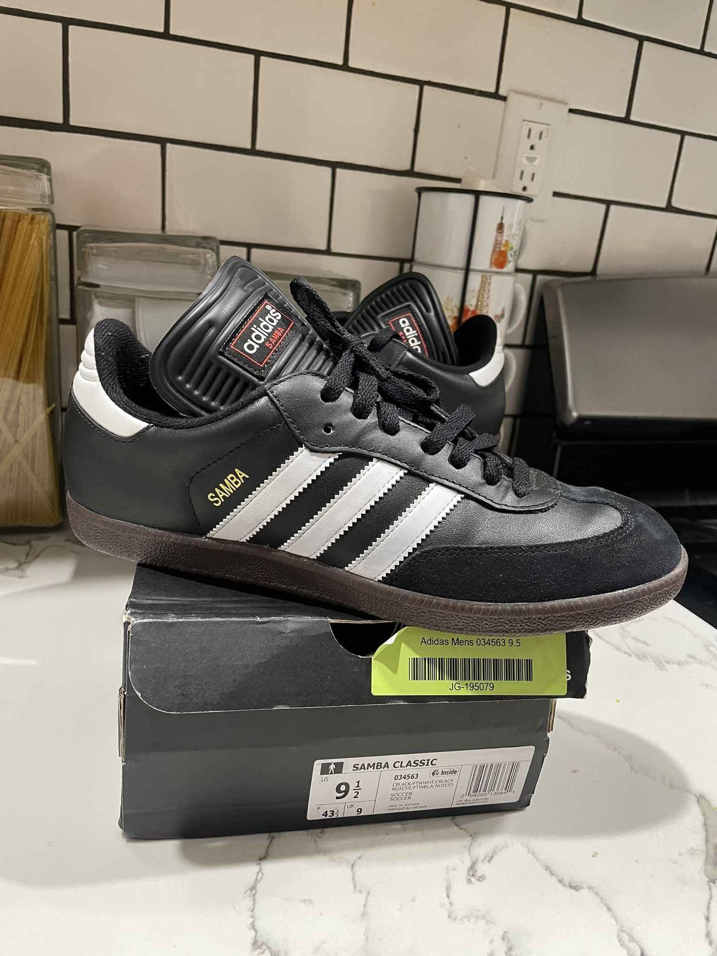 Adidas Samba Classic Size 9 1/2
