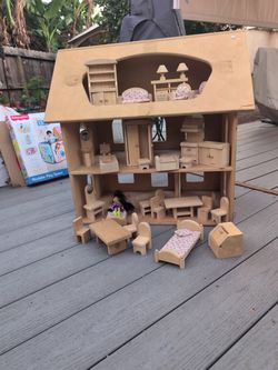 Solid wood play house with extras