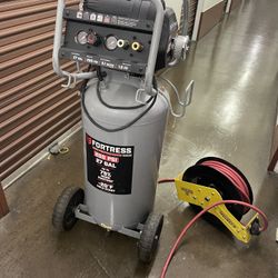 FORTRESS 27 Gallon 200 PSI Air Compressor with Hose Reel