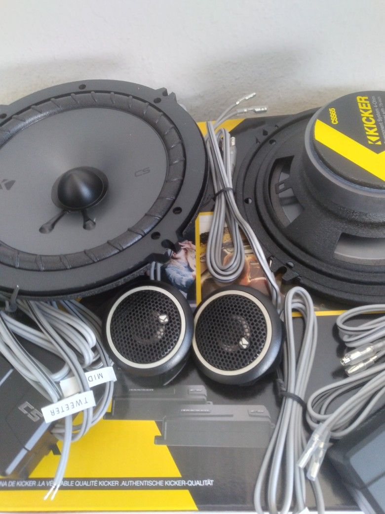 KICKER 1 PAIR 6.5 INCH 300 WATTS COMPONENT SET WITH CROSSOVER CAR SPEAKER ( BRAND NEW PRICE IS LOWEST )