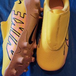 Childrens soccer shoes