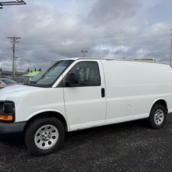 2009 Chevrolet Express 1500 Cargo Van 	•	1 Owner 	•	4.3L V6 Engine 	•	Automatic Transmission 	•	Clean Title 	•	278,000 Miles 	•	Former local Chevrolet