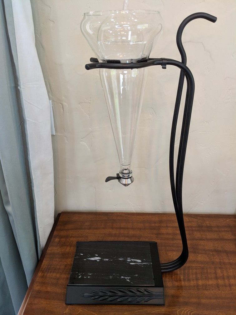 Elegant Cooper's Hawk Grapevine Decanter for Sale in Orlando, FL OfferUp