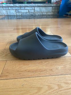 Yeezy Slide size 10 men