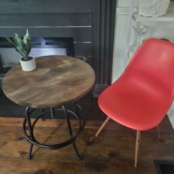 Round Table With Chair 