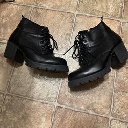 VERY NICE BOOTS , like new