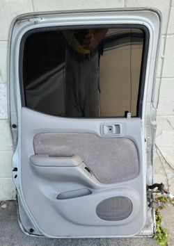 Rear Passenger driver sides Door Toyota Tacoma 2000/2004