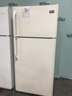 BISQUE 18 CUBIC FT REFRIGERATOR