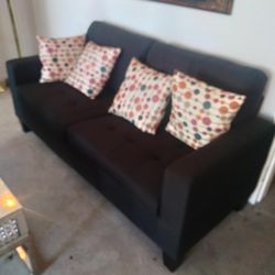 Sofa Nuevo Solo $199