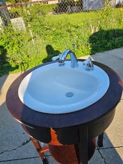 Vanity  pedestal