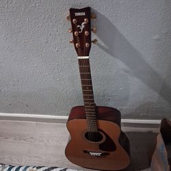 Guitar,  need Gone asap ! Originally worth $225 , Asking for $90 Or Best Offer