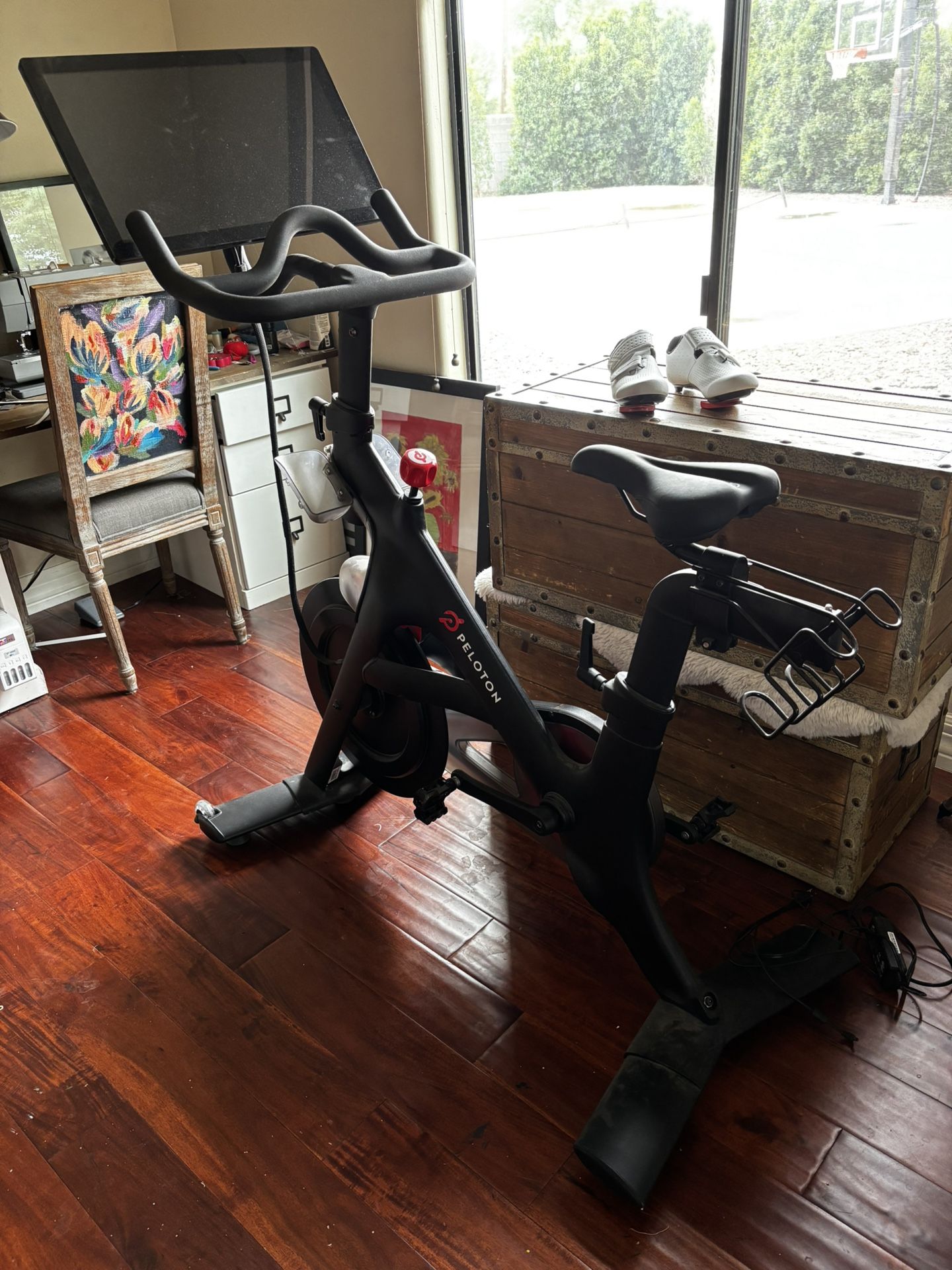 Peloton Bike and Sz 7 Shoes
