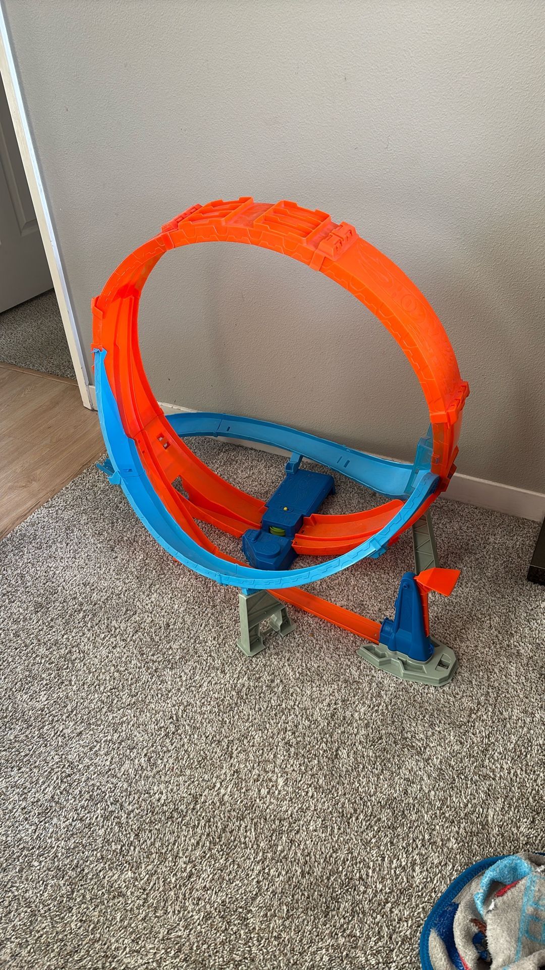 30 Inch Hot wheels Loop Tack
