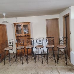 6 Bar Rotating Stools