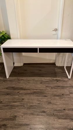 Desk, white and black bigger