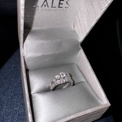 Diamond Engagement Ring With Band