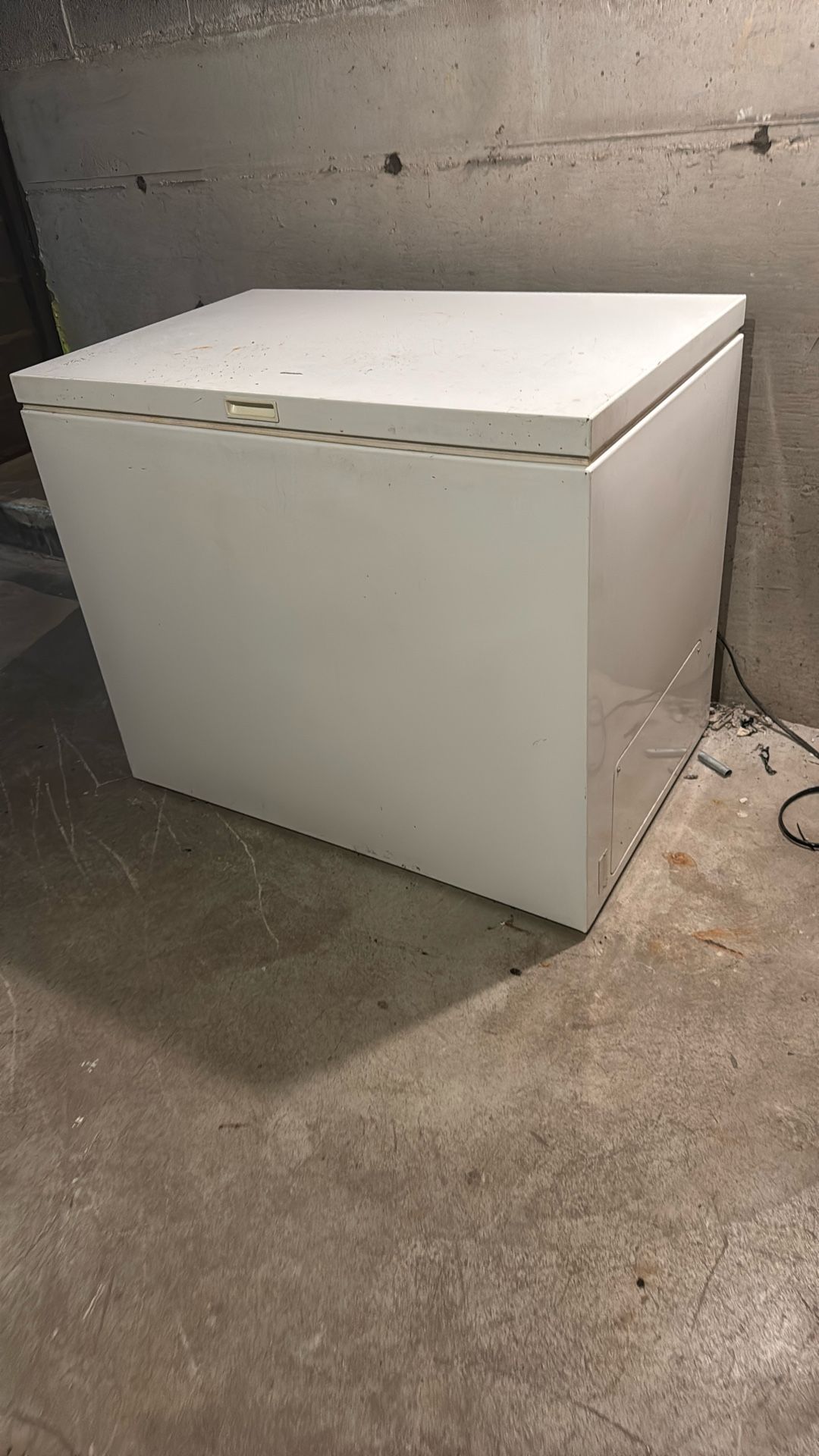 Free. Chest Freezer. ( Not Working )