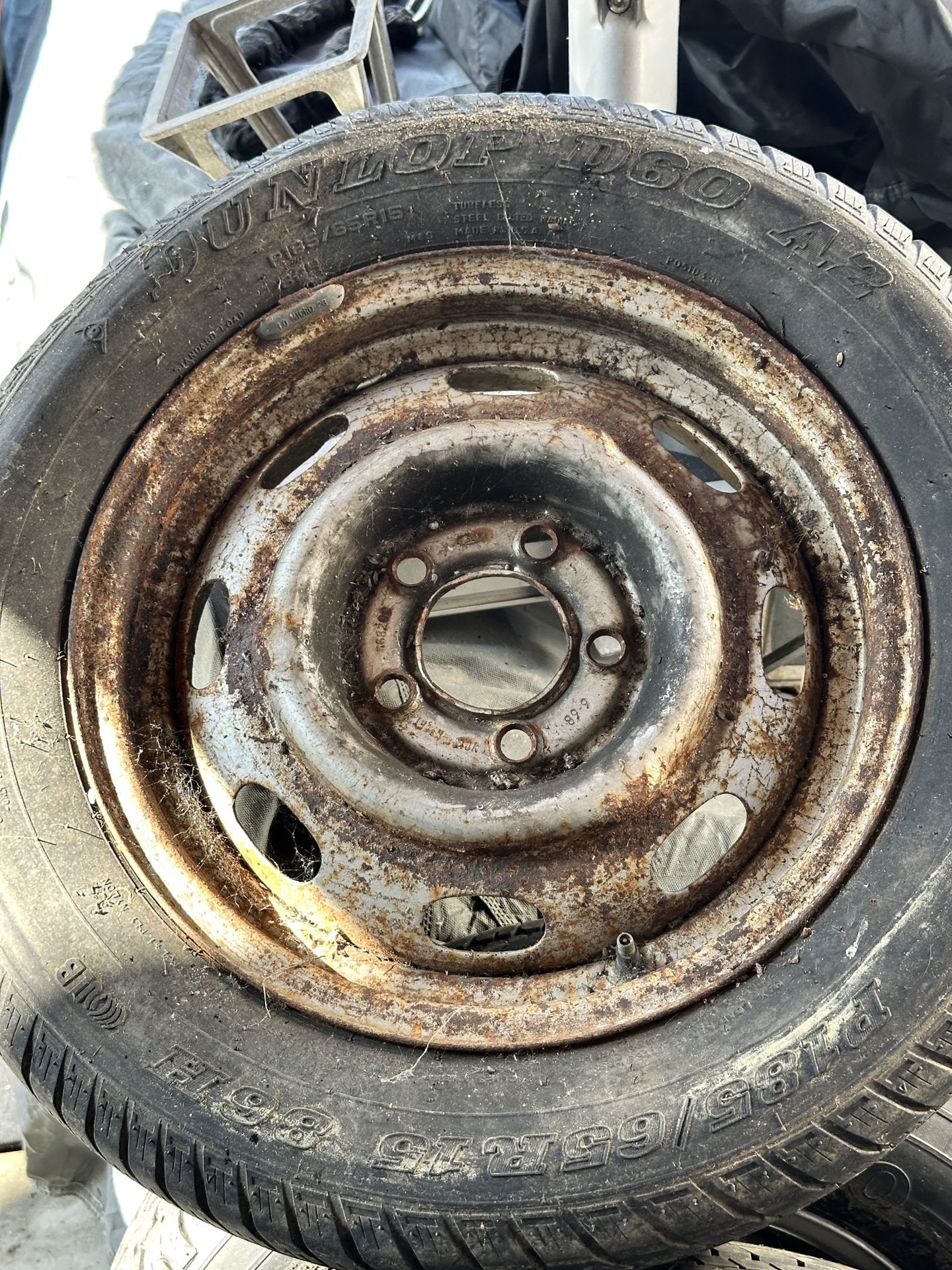 Volvo P1800 Wheels and Tires