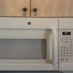 GE Microwave 30x15x15 White