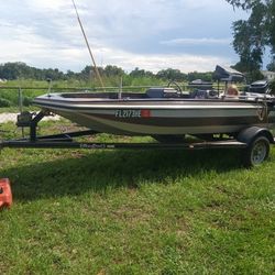 Bass Boat 17' 1990