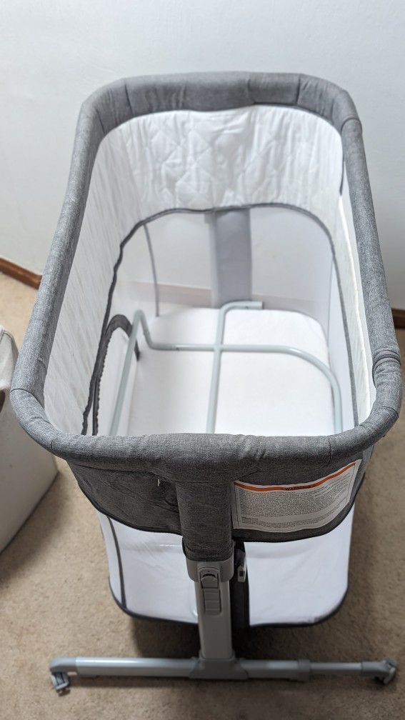 KoolaBaby 3-in-1 Baby Bassinet with Free Changing Table!