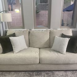 Ashley Furniture Soletren Sofa Couch READ DESCRIPTION 