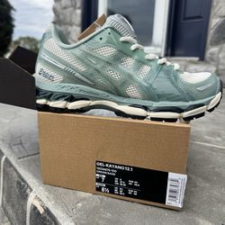 Asics Gel Kayano 12.1 Size 7