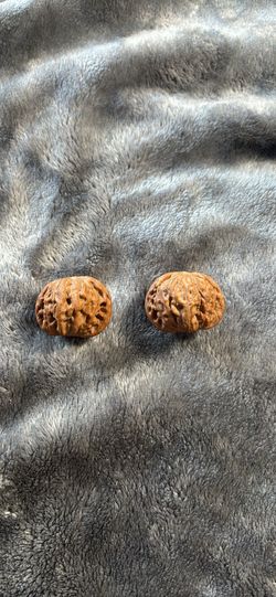 Pair of Wenwan Walnuts 38mm