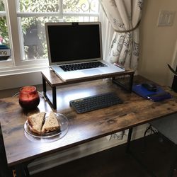 ✨ Like-New Cubiker 40” Home Office Desk — $50 ✨