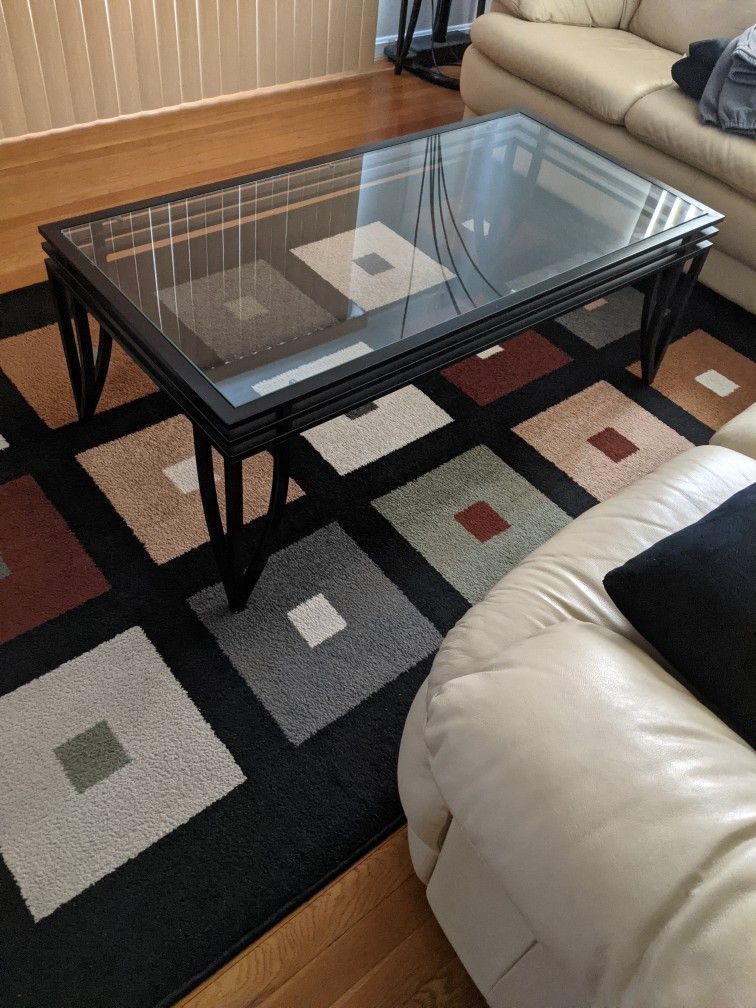 Coffee Table and End Tables (2)
48 x 24 x 18
23.5 x 20 x 22
Excellent condition.
Pickup only in Mayfield Heights. Thanks.