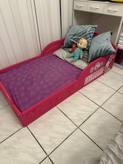 Minnie Mouse Toddler Bed with Mattress