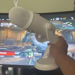 Used blue yeti mic