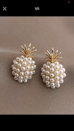 Pineapple Faux Pearl C’s Glamz Earrings 