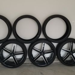 24" Black & Chrome Wheels 