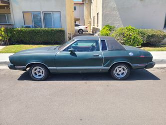 1975 Mustang 2 Ghia V8