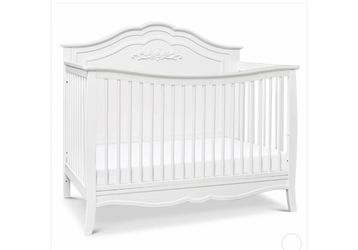 Convertible Crib/daybed with waterproof mattress  for girl