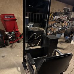 Salon mobile station and stylist chair