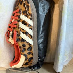 samba Preloved Red Leopard Size 8.5w/7.5m 120$