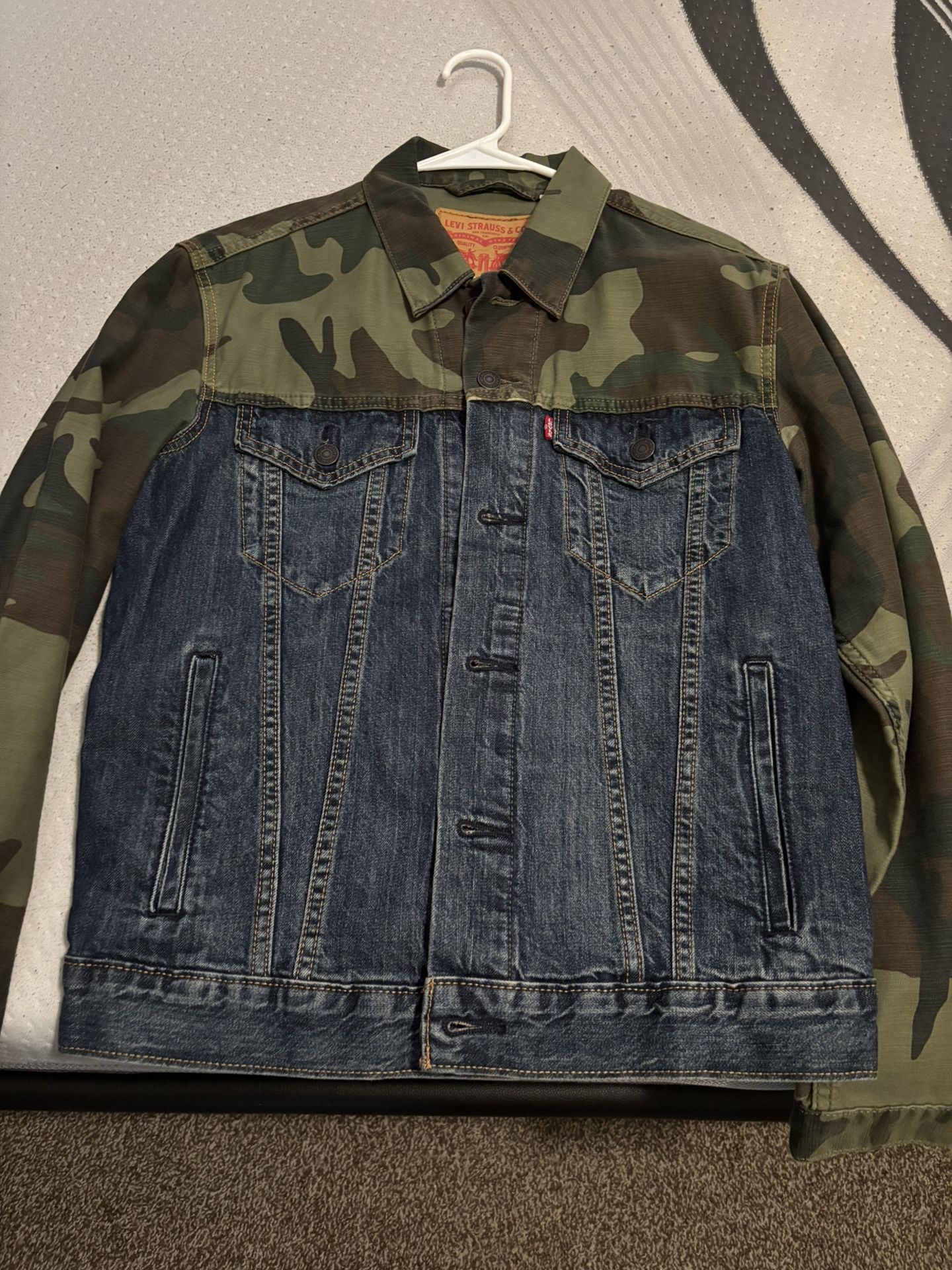 Levi’s Denim Camo Jacket Sz M