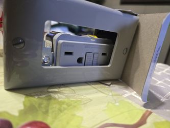 GFCI Outlet With Wallplate