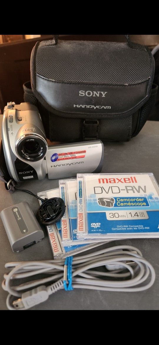 SONY DCRDVD105 CAMCORDER 800X for Sale in Alta Loma, CA OfferUp