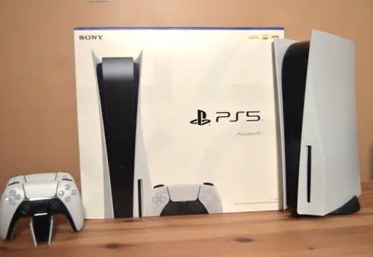 Slim PS5 Console - System and Controller