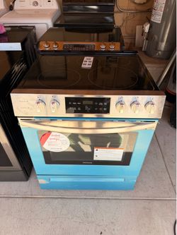 Range Stove NEW Electric Stainless 90 Day Warranty