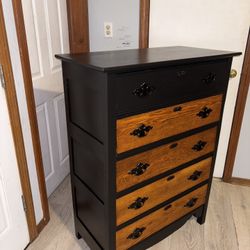 Beautiful 5 Drawer Dresser