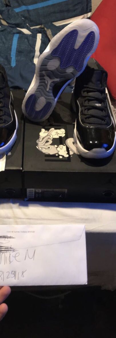 Air Jordan 11 size 13 Spacejam